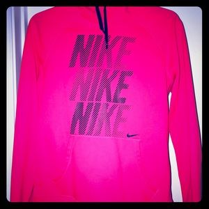 Women’s Nike therma fit pullover